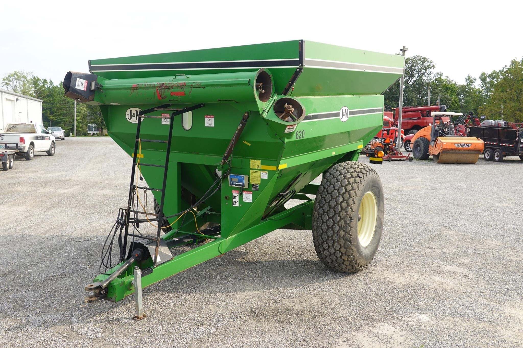 2001 J&M 620-14 Grain Cart