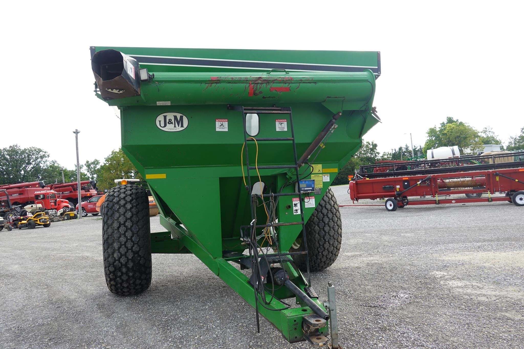 2001 J&M 620-14 Grain Cart
