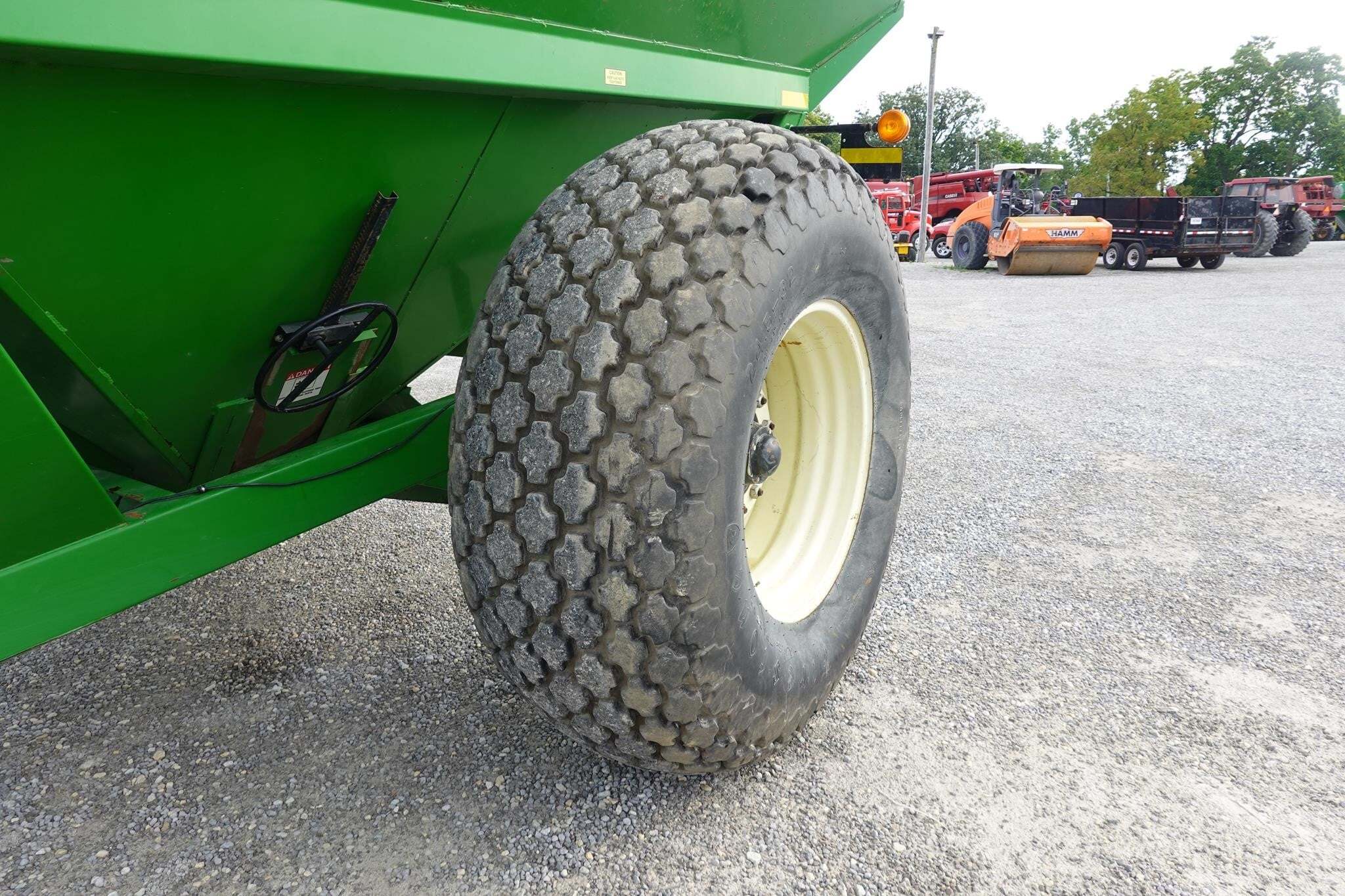 2001 J&M 620-14 Grain Cart
