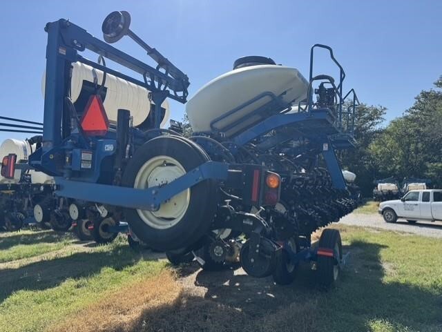 2010 Kinze 3660 ASD Planter