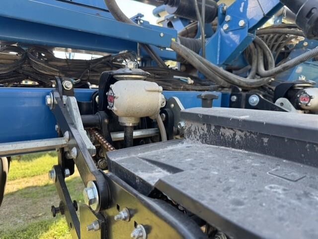 2010 Kinze 3660 ASD Planter
