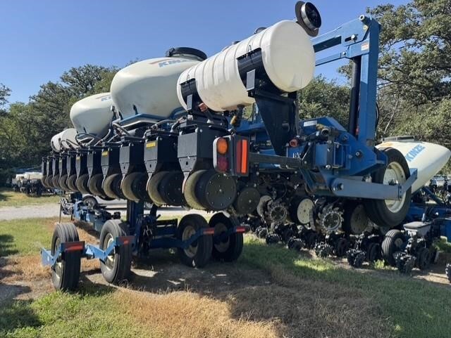 2010 Kinze 3660 ASD Planter
