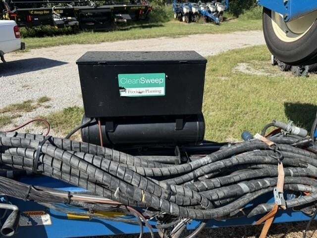 2010 Kinze 3660 ASD Planter