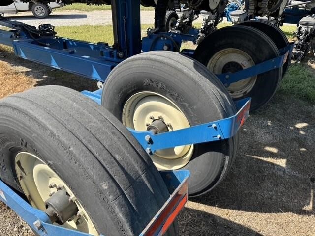 2010 Kinze 3660 ASD Planter
