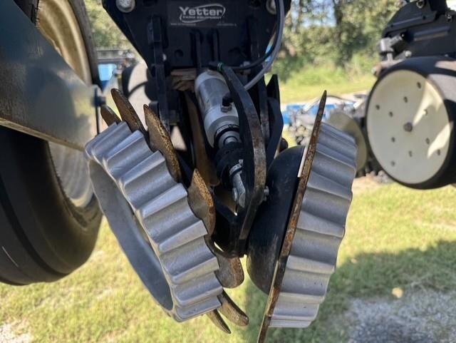 2010 Kinze 3660 ASD Planter