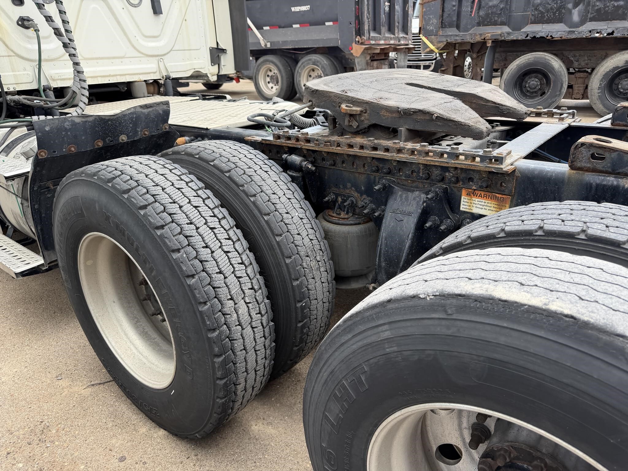 2021 Freightliner CASCADIA 116 Semi Trucks/Trailer