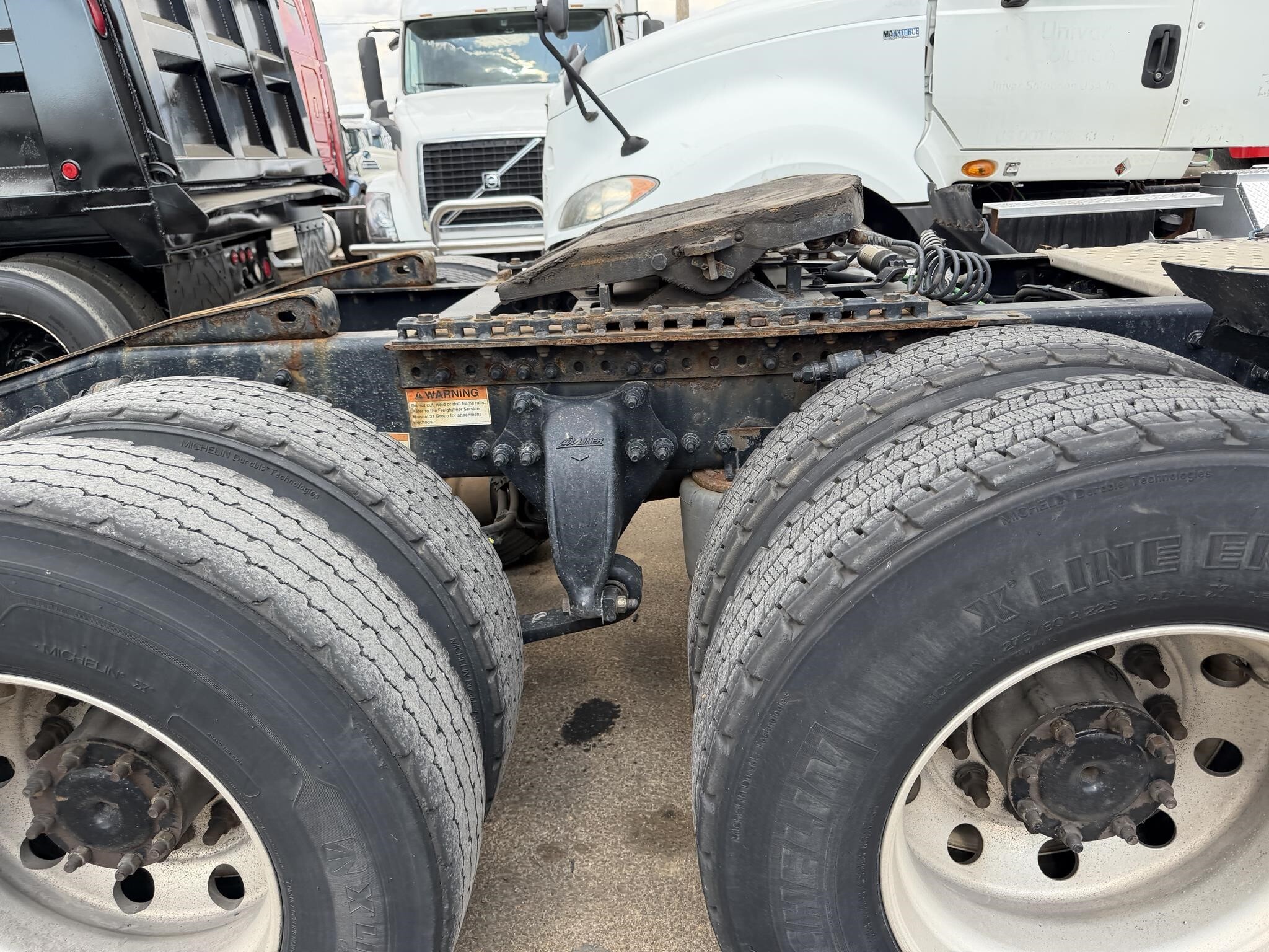 2021 Freightliner CASCADIA 116 Semi Trucks/Trailer