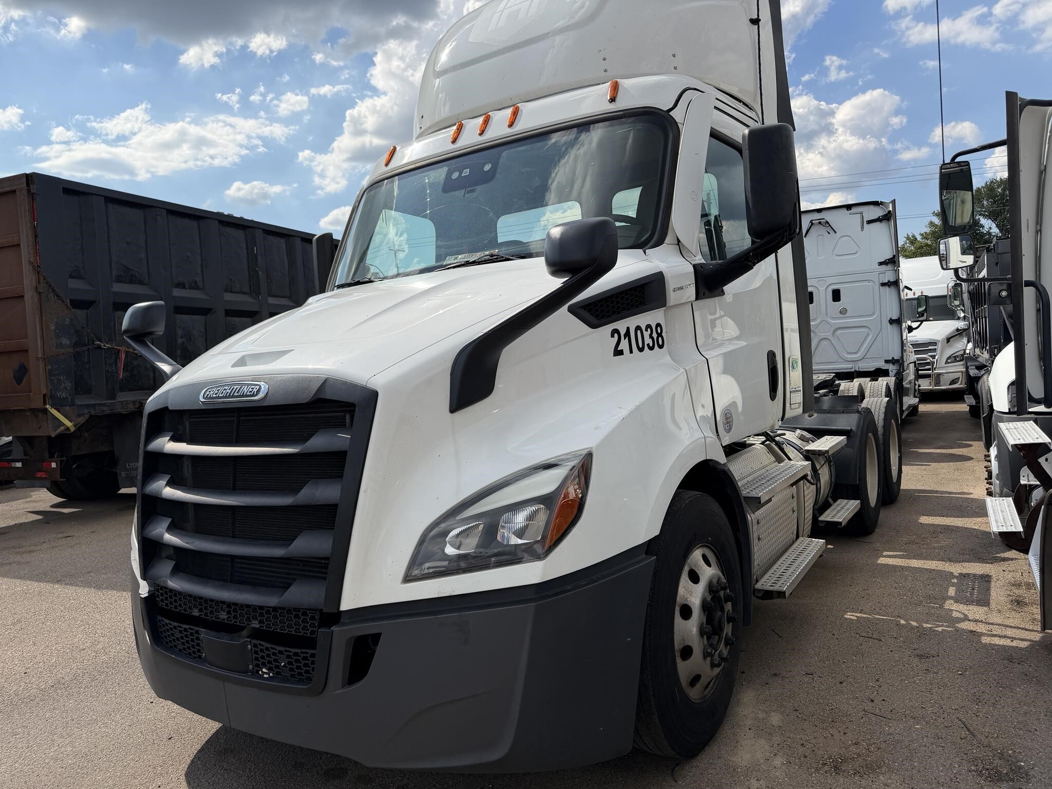 2021 Freightliner CASCADIA 116 Semi Trucks/Trailer