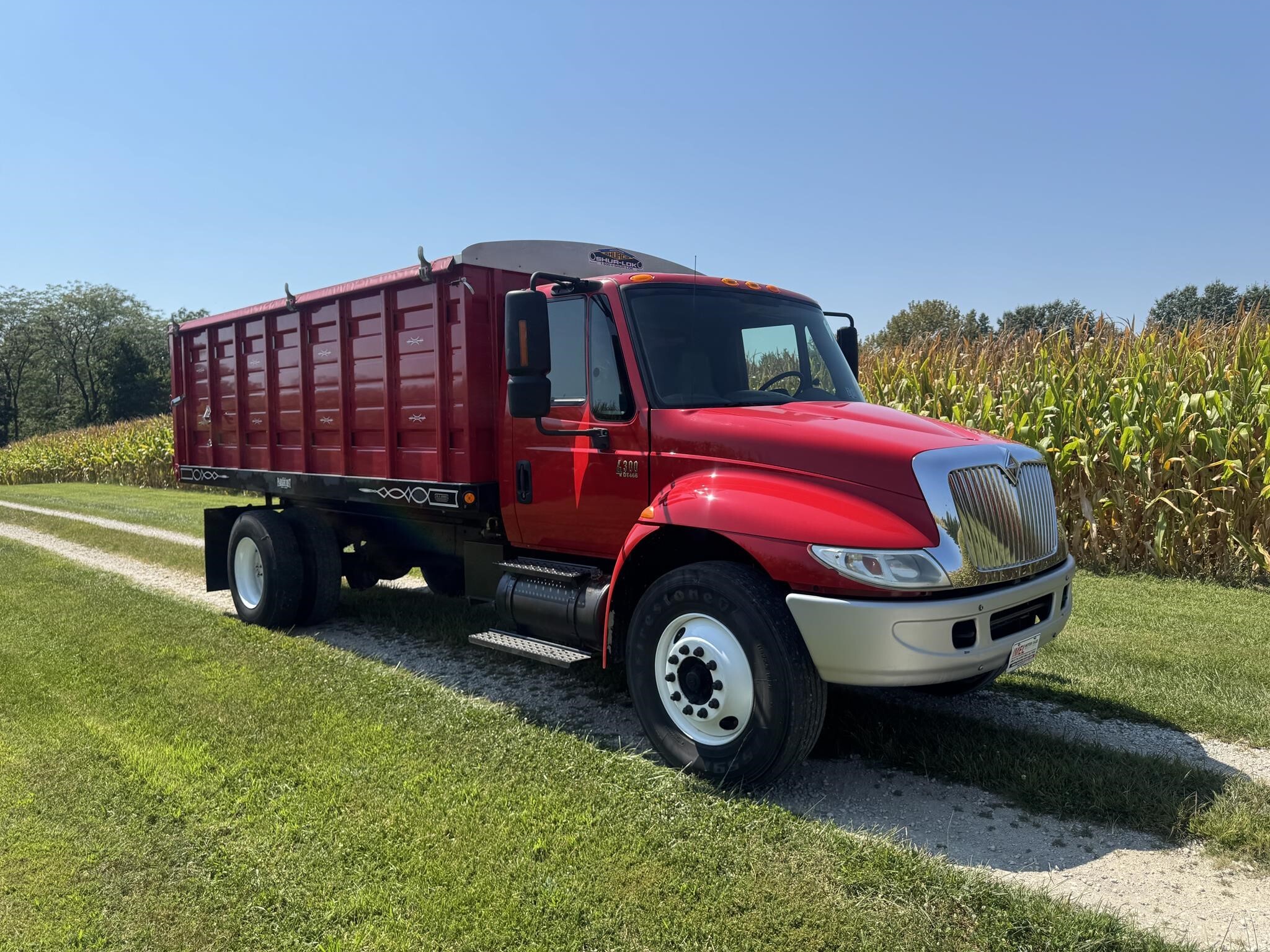 2005 International DURASTAR 4300 Semi Trucks/Trailer