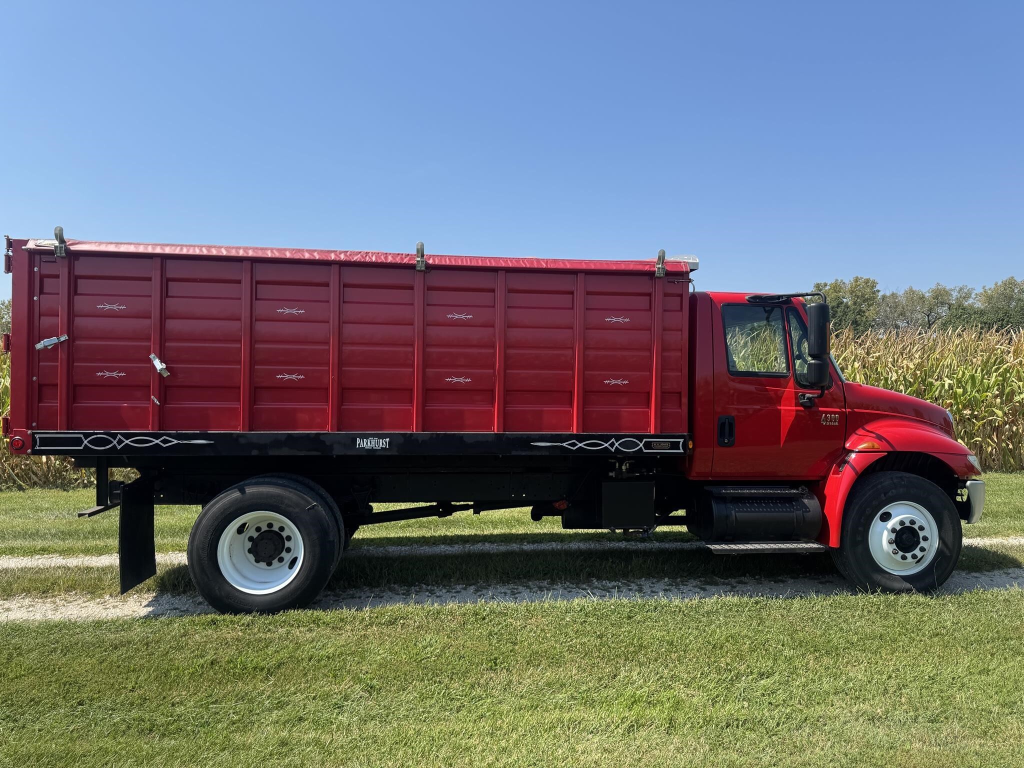 2005 International DURASTAR 4300 Semi Trucks/Trailer