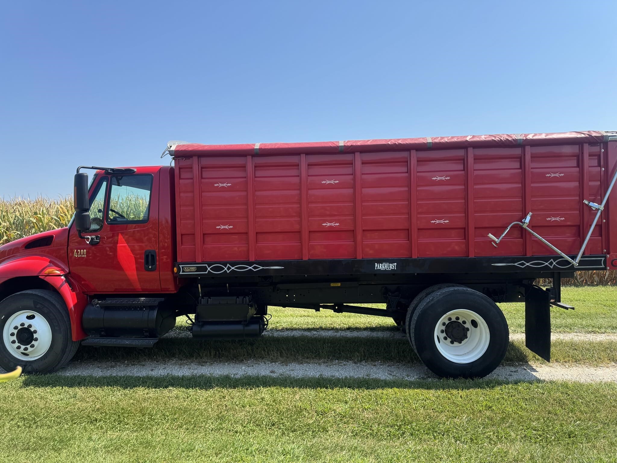 2005 International DURASTAR 4300 Semi Trucks/Trailer