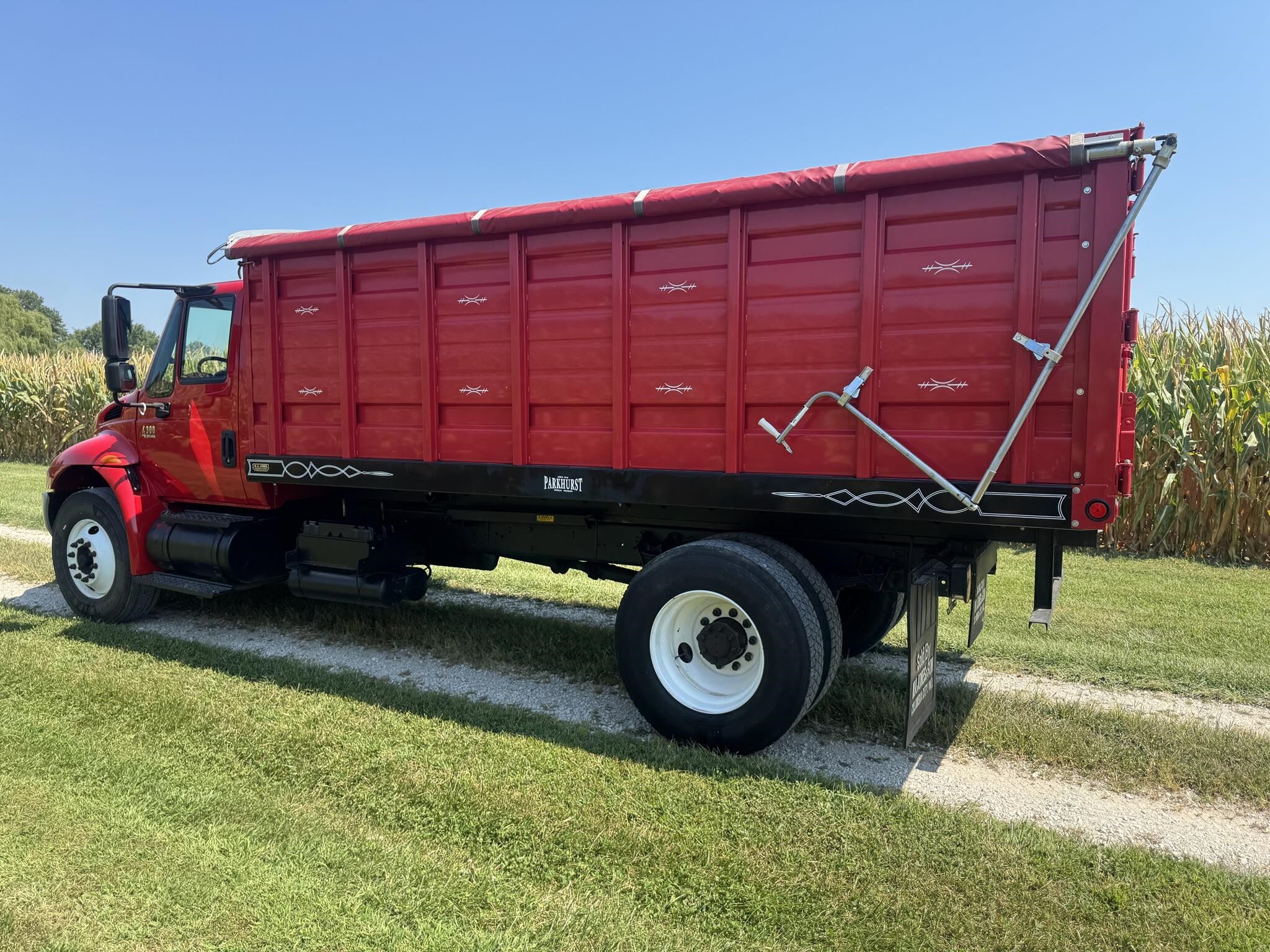 2005 International DURASTAR 4300 Semi Trucks/Trailer