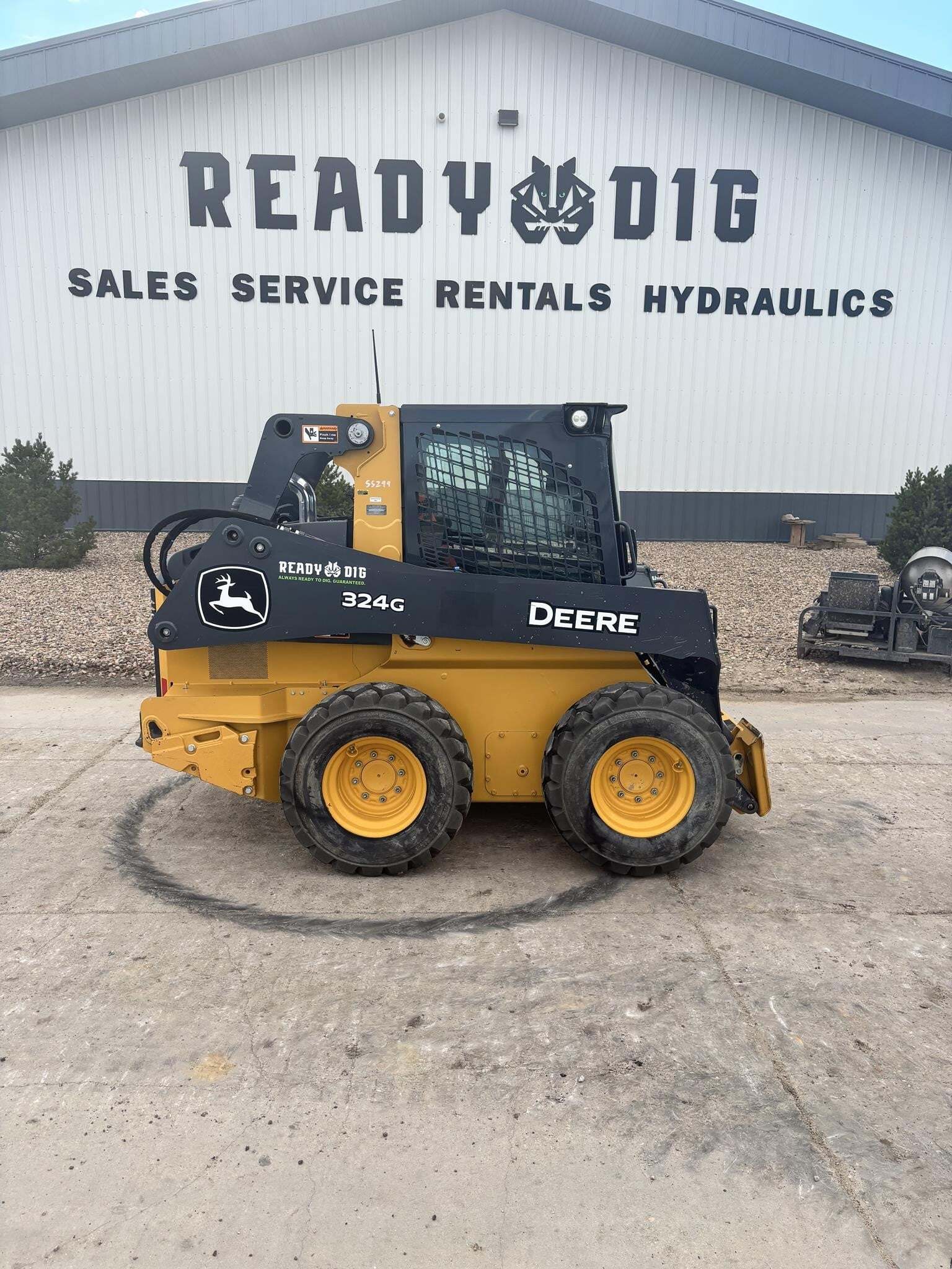 2020 Deere 324G Skid Steer