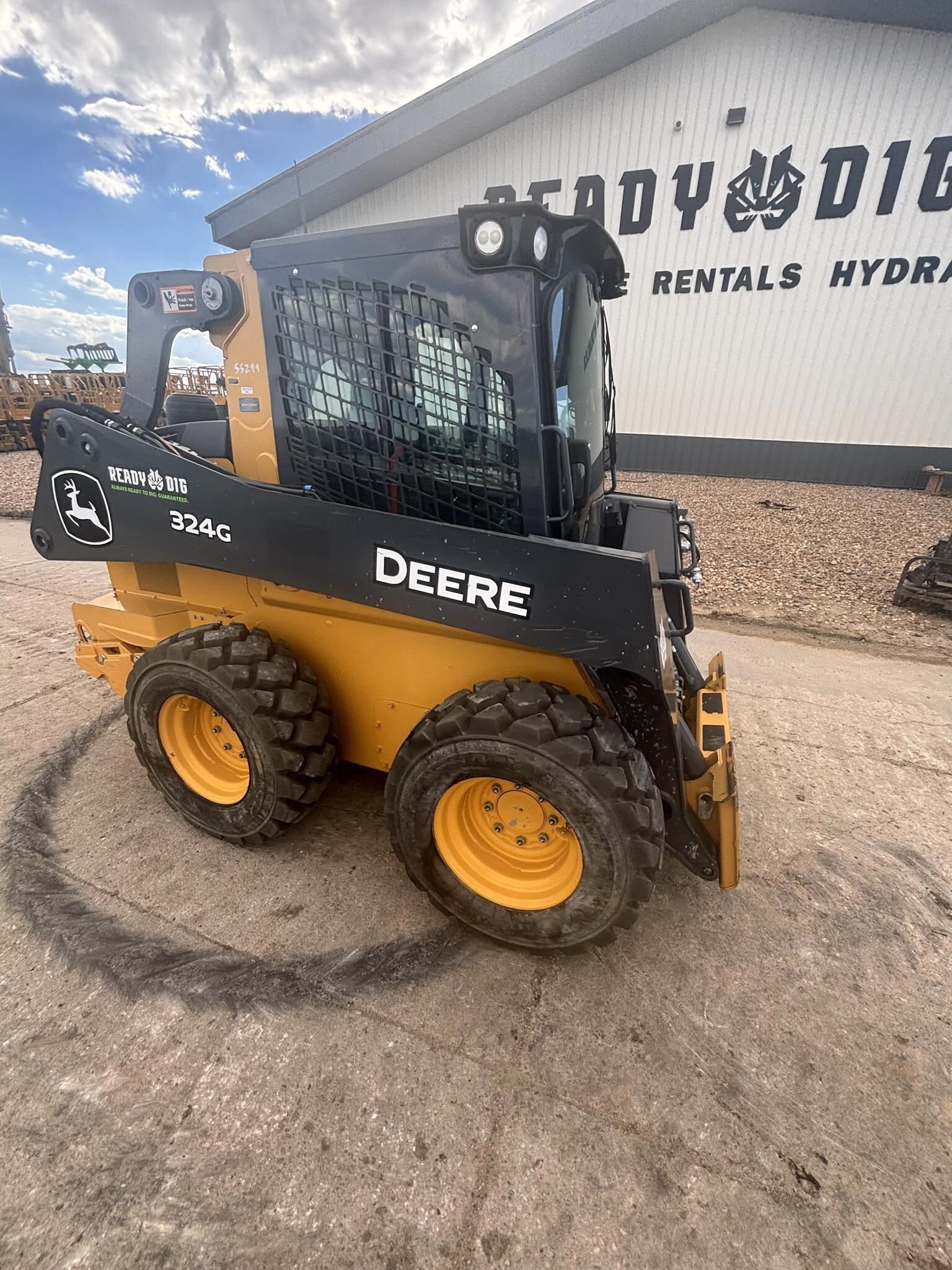 2020 Deere 324G Skid Steer