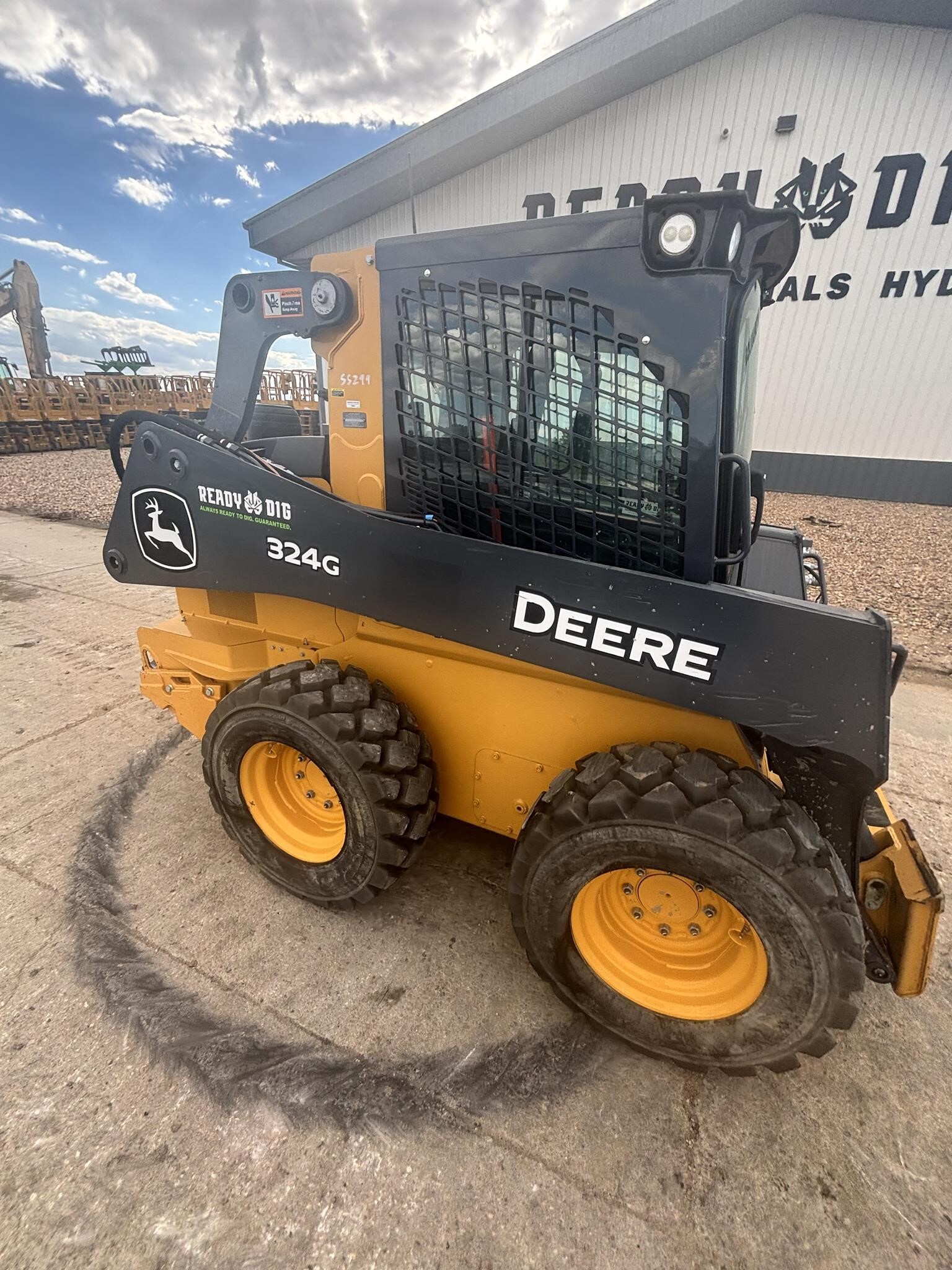 2020 Deere 324G Skid Steer