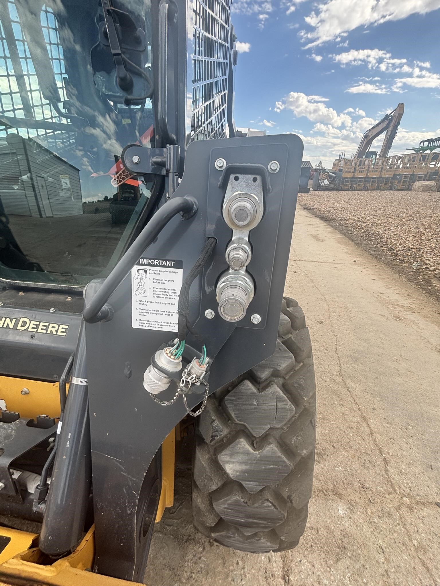 2020 Deere 324G Skid Steer