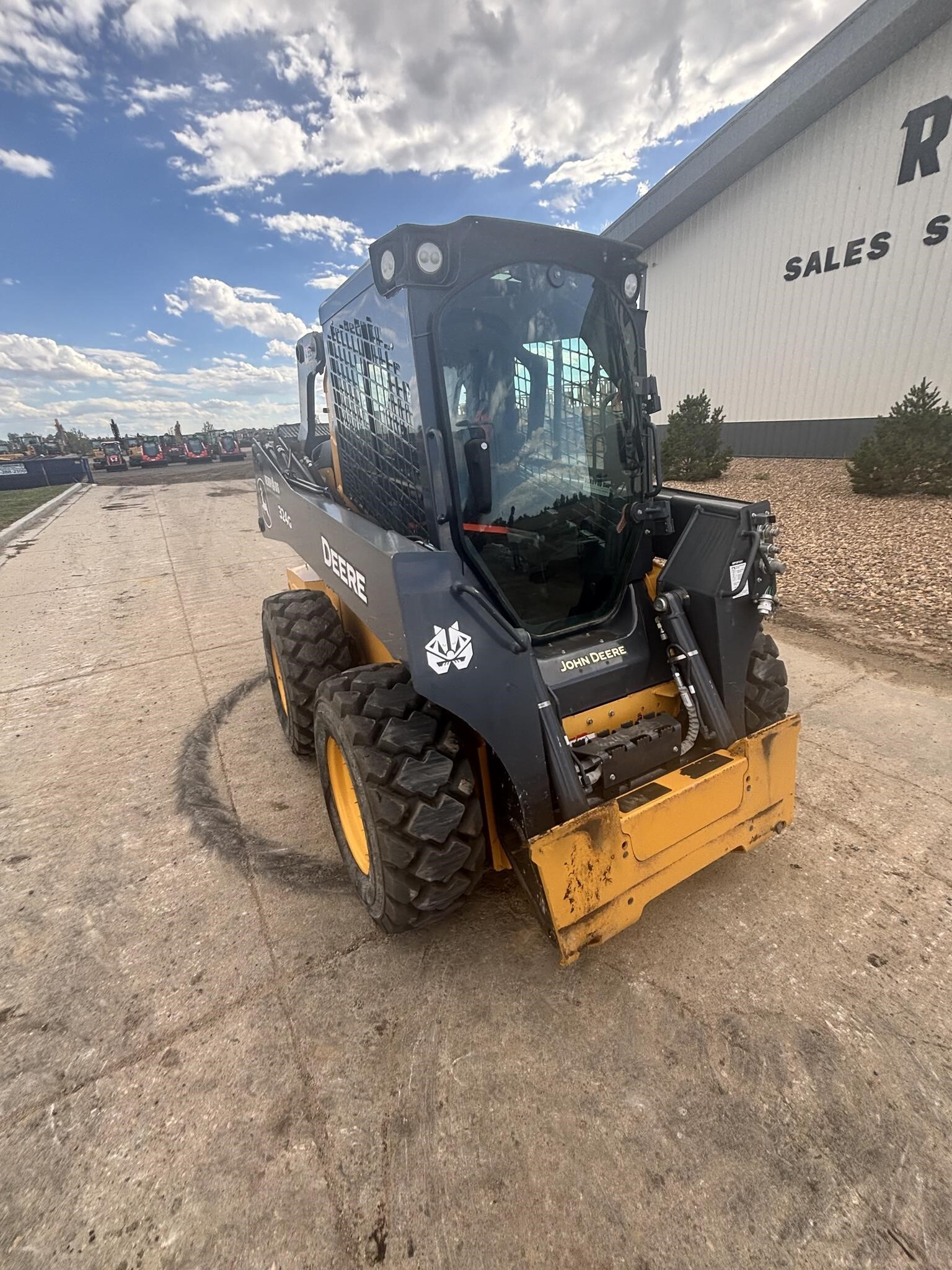 2020 Deere 324G Skid Steer