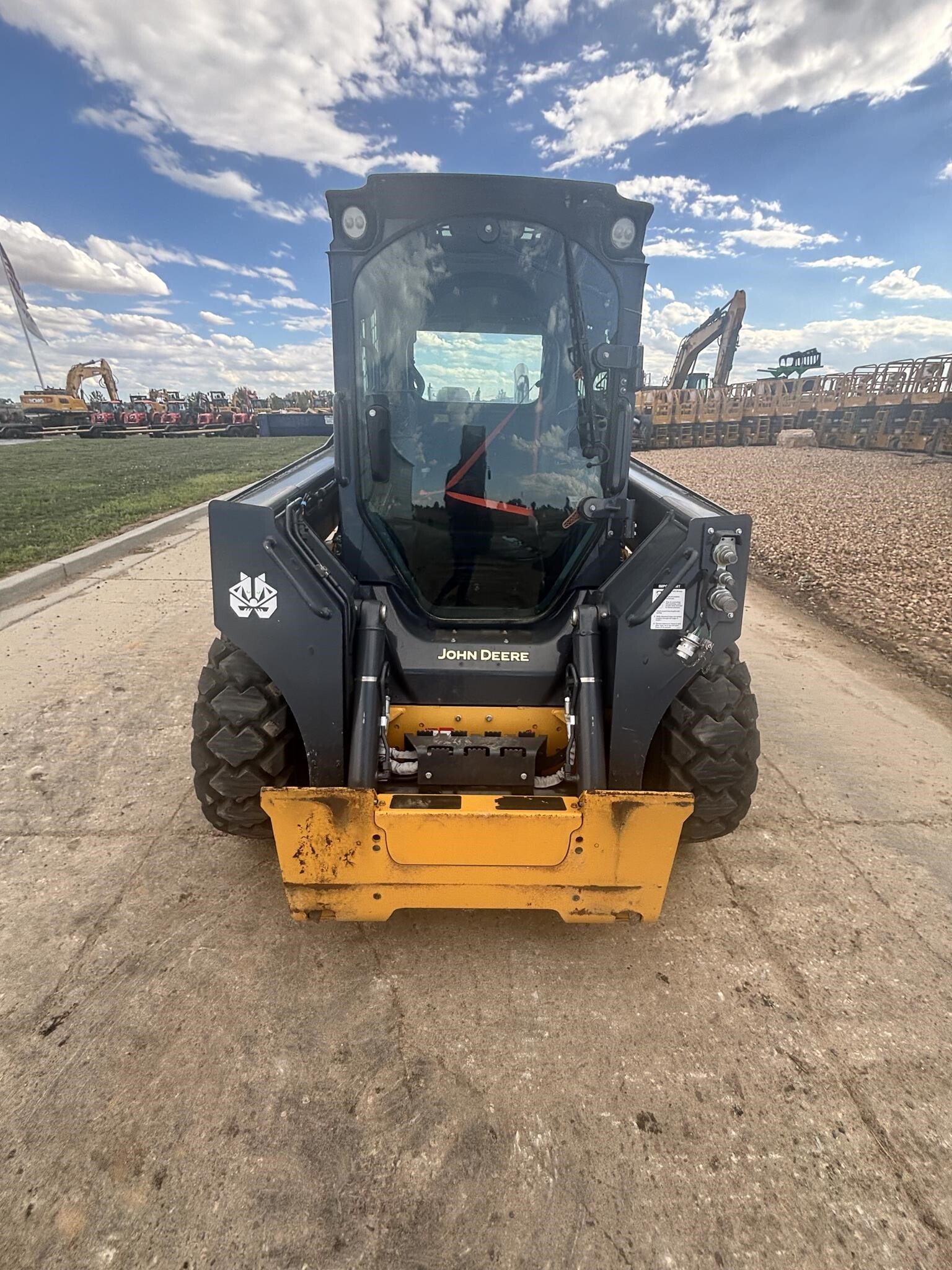 2020 Deere 324G Skid Steer