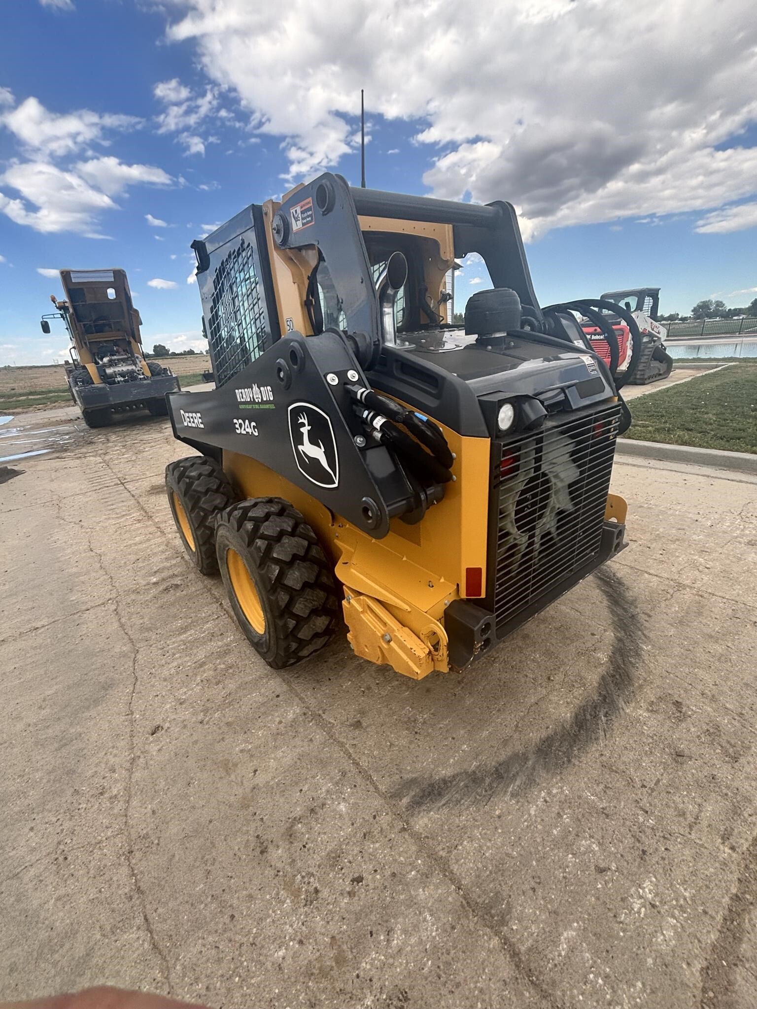 2020 Deere 324G Skid Steer