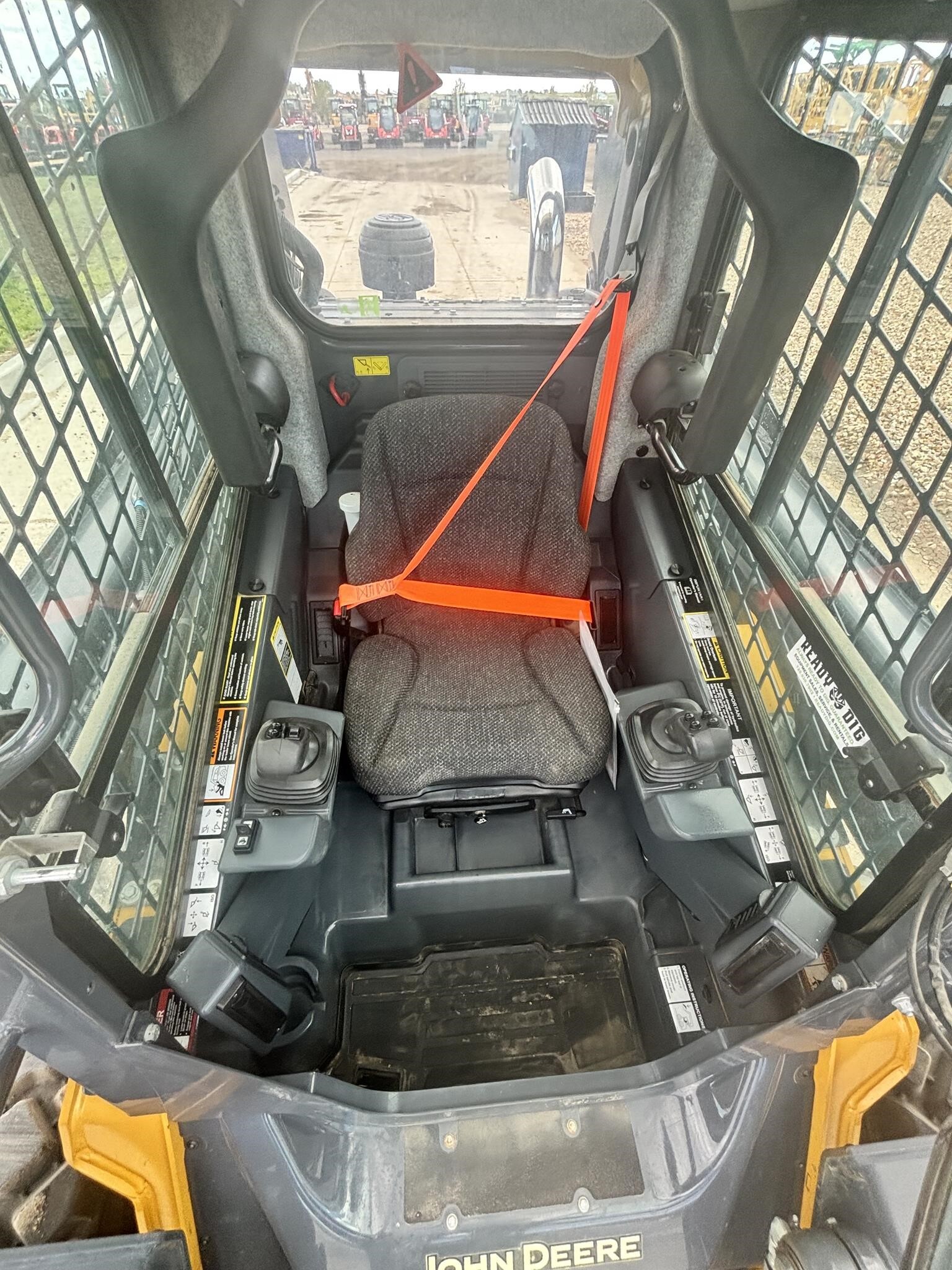 2020 Deere 324G Skid Steer