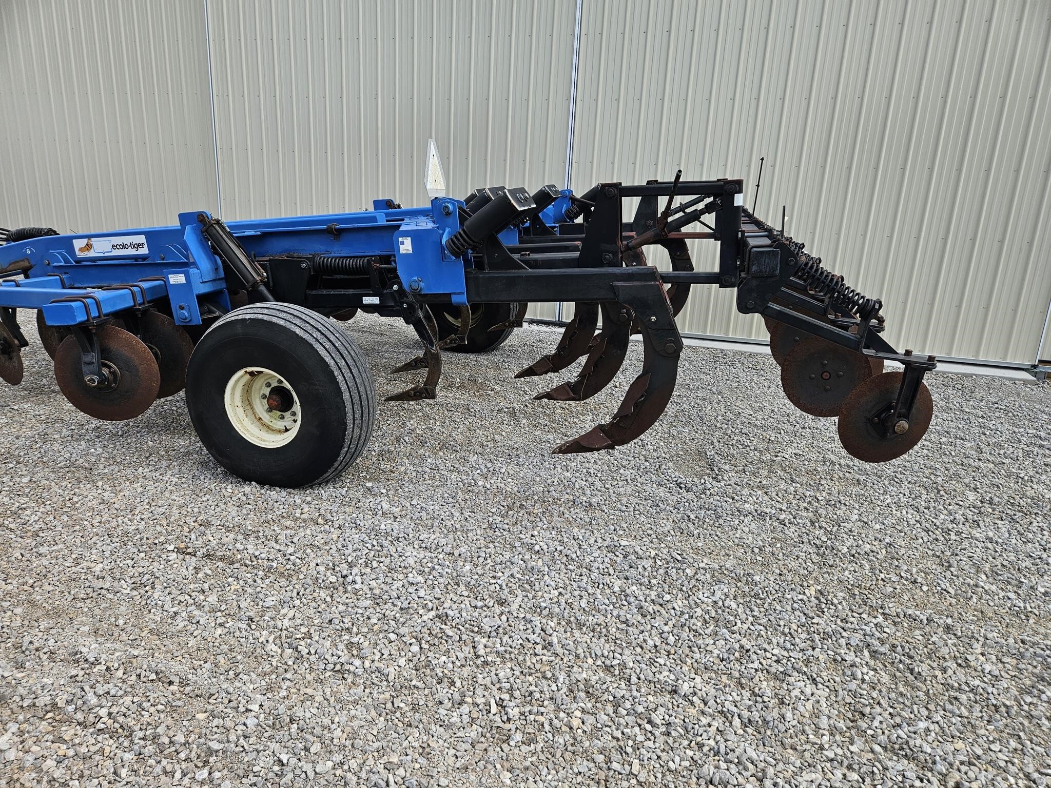  DMI Ecolo-Tiger 530 Disk Chisel