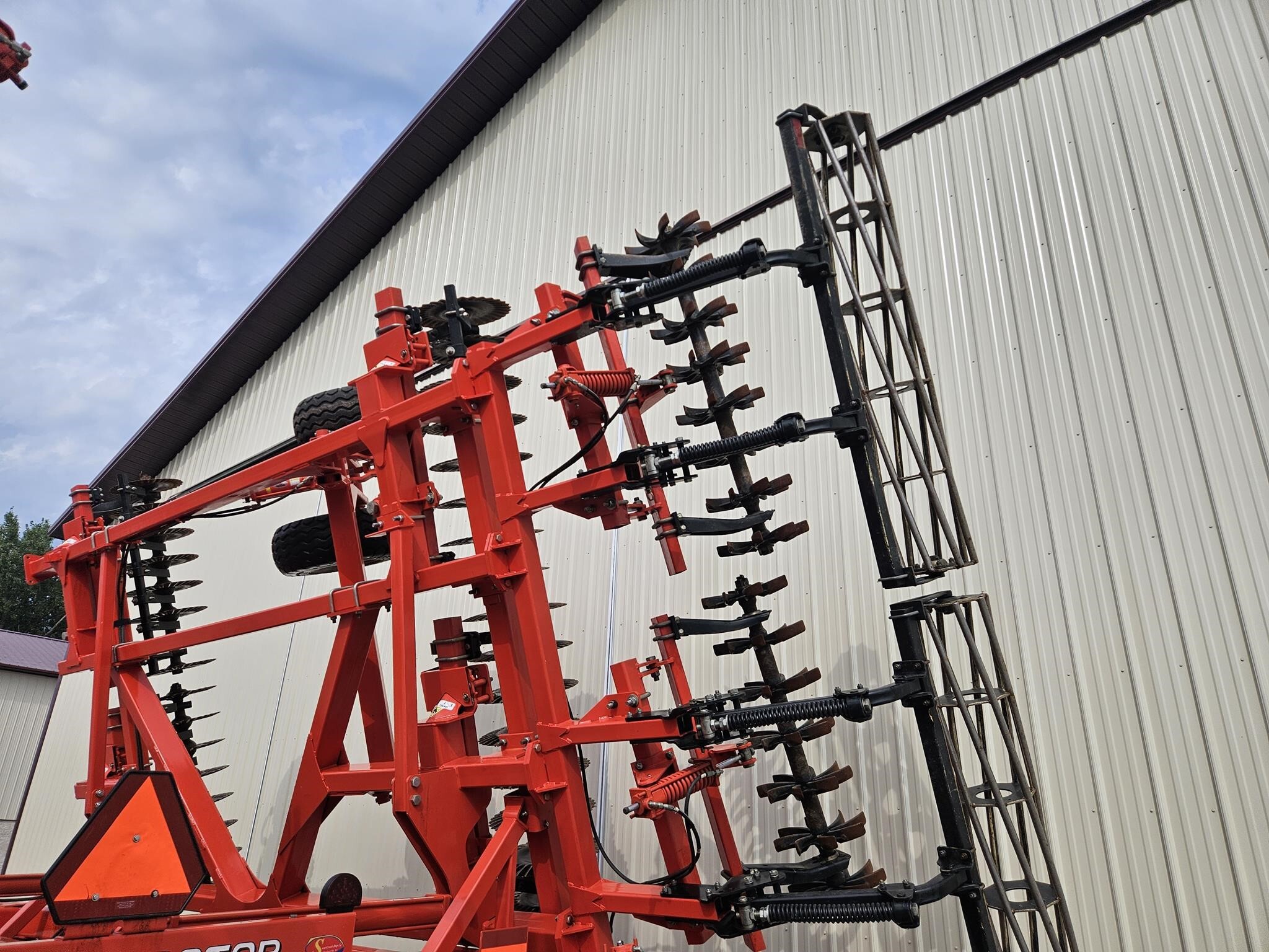 2017 Kuhn Krause 8005-34 Vertical Tillage
