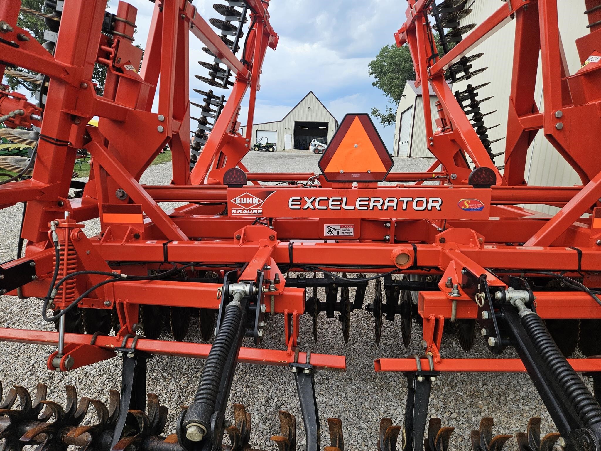 2017 Kuhn Krause 8005-34 Vertical Tillage