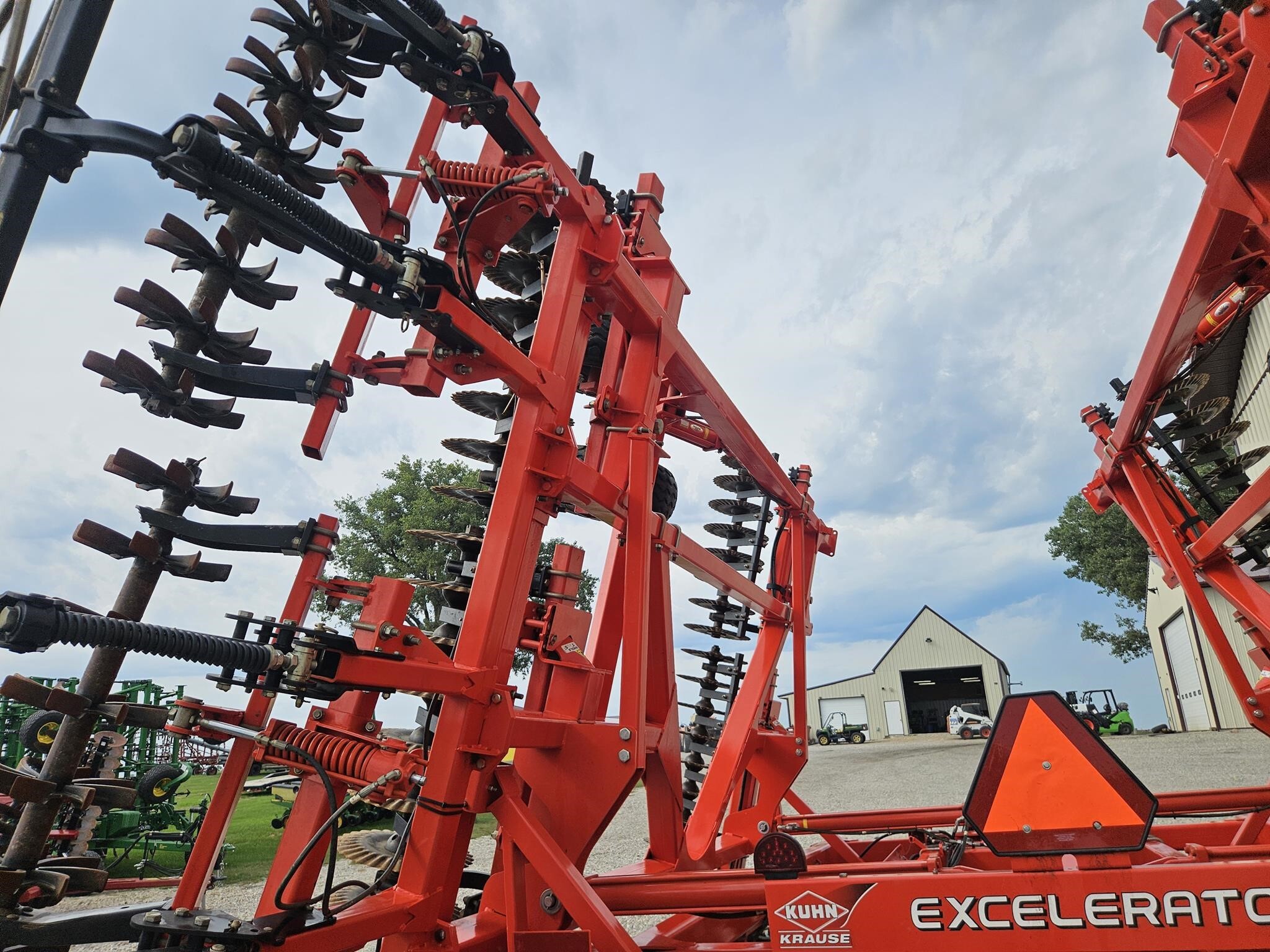 2017 Kuhn Krause 8005-34 Vertical Tillage