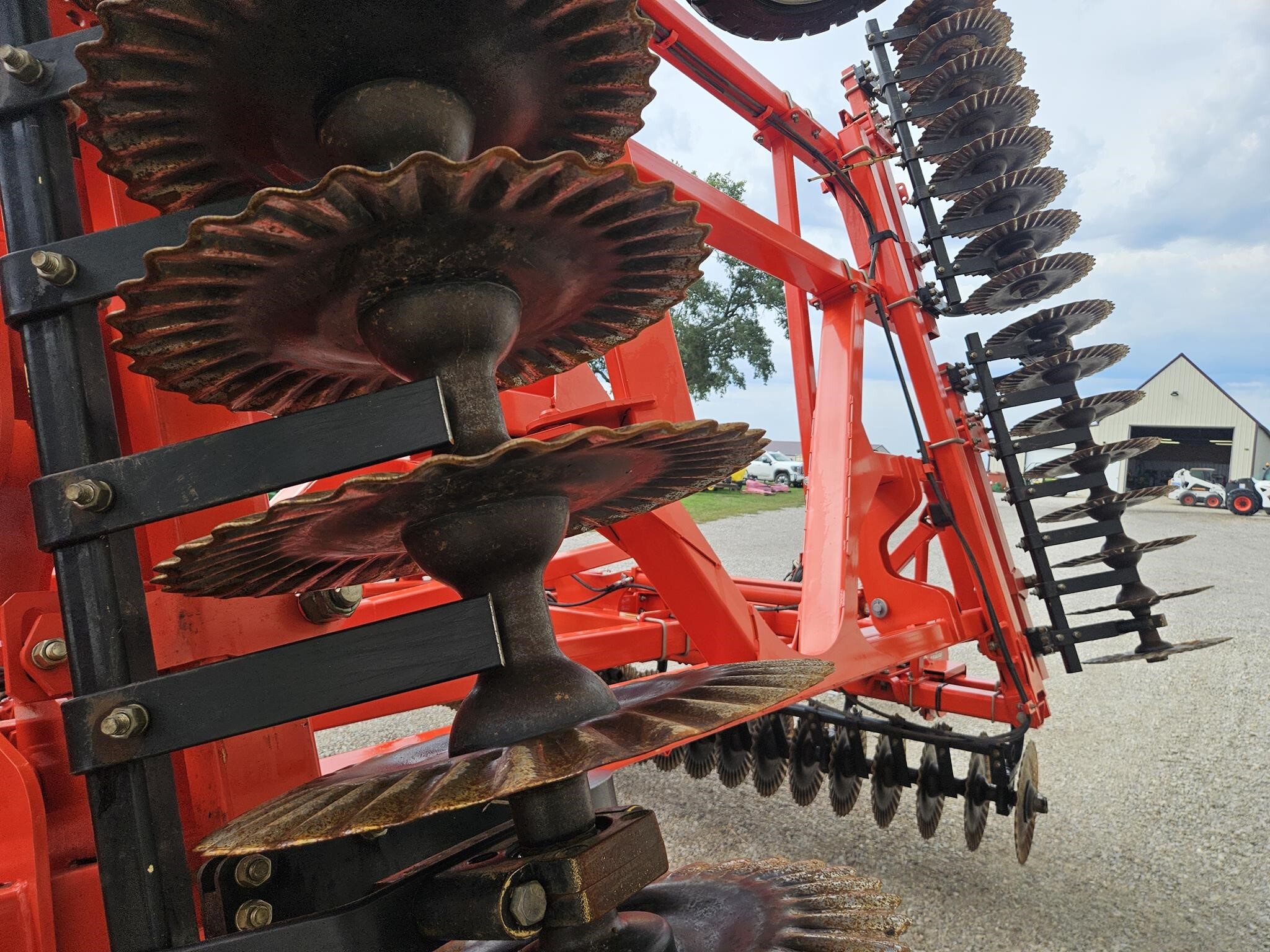 2017 Kuhn Krause 8005-34 Vertical Tillage
