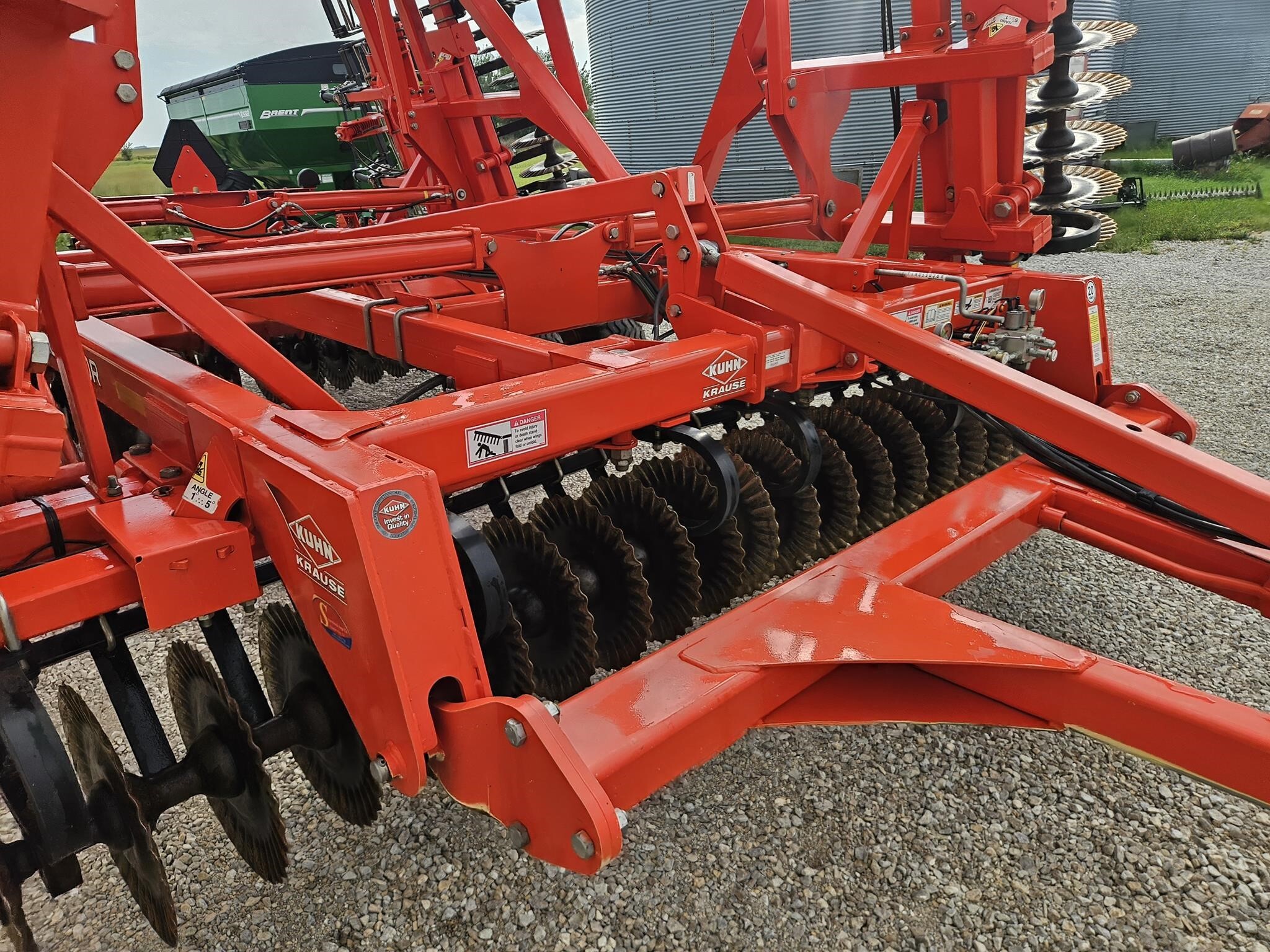 2017 Kuhn Krause 8005-34 Vertical Tillage
