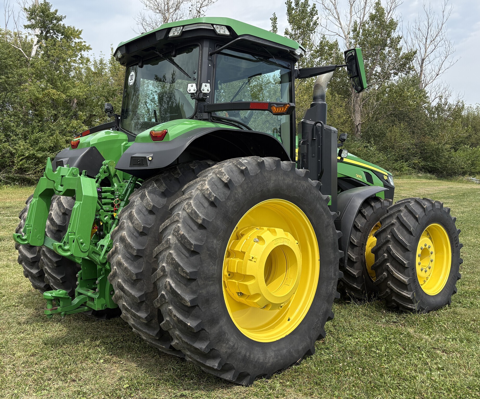2022 John Deere 8R 370 Tractor
