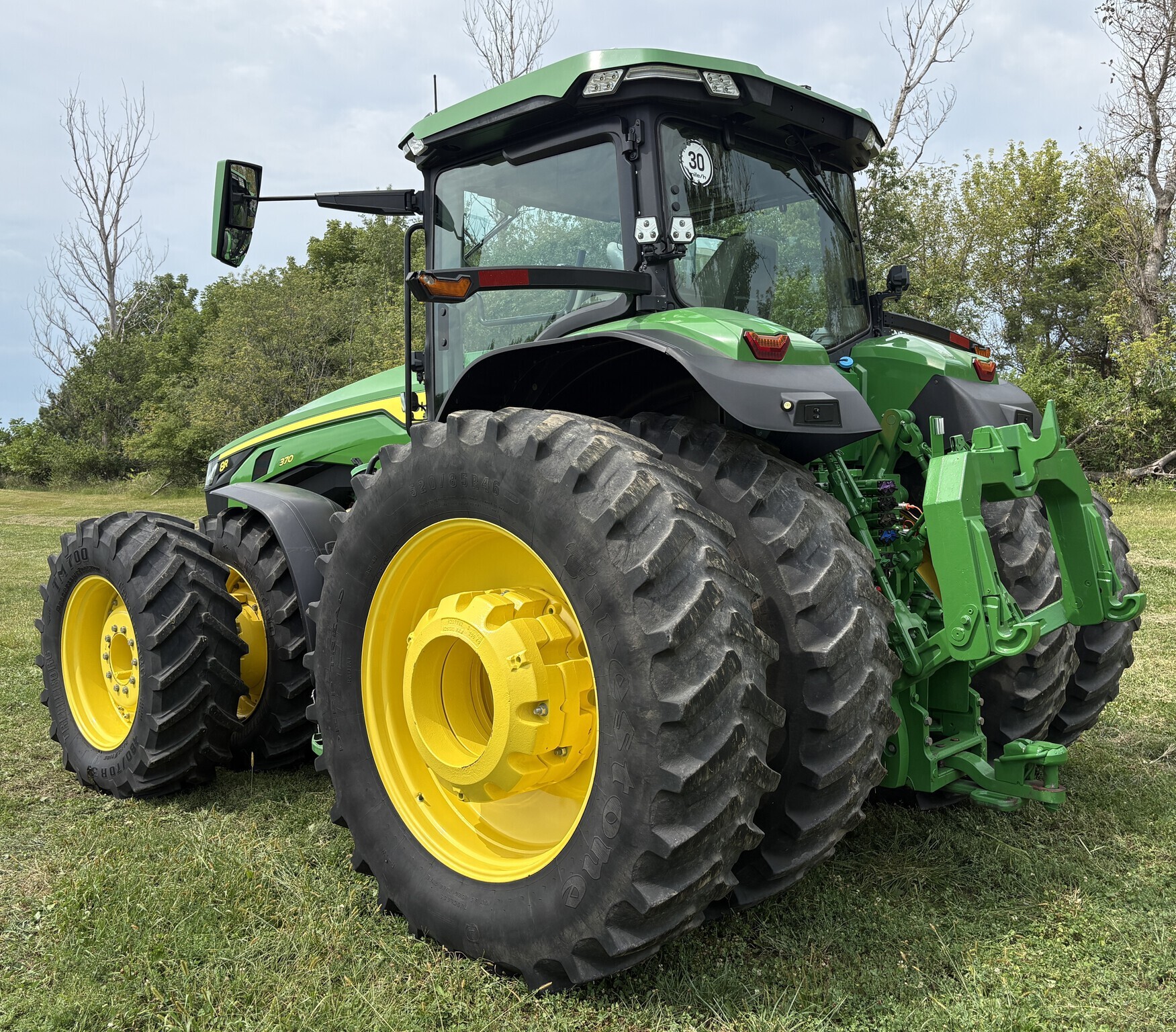2022 John Deere 8R 370 Tractor