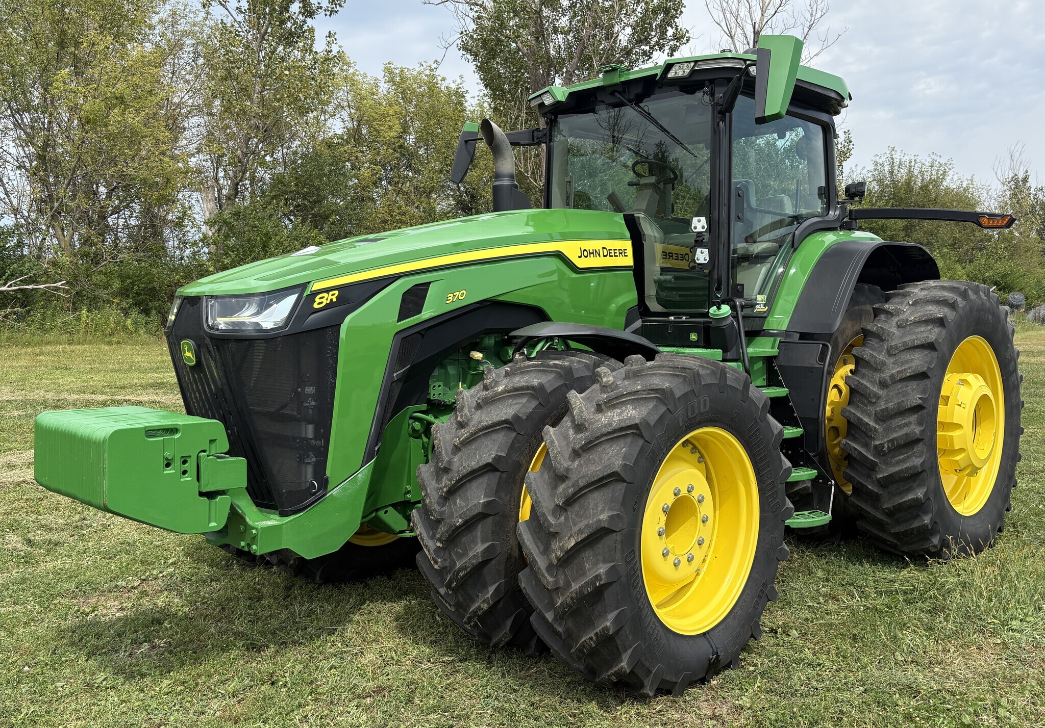 2022 John Deere 8R 370 Tractor