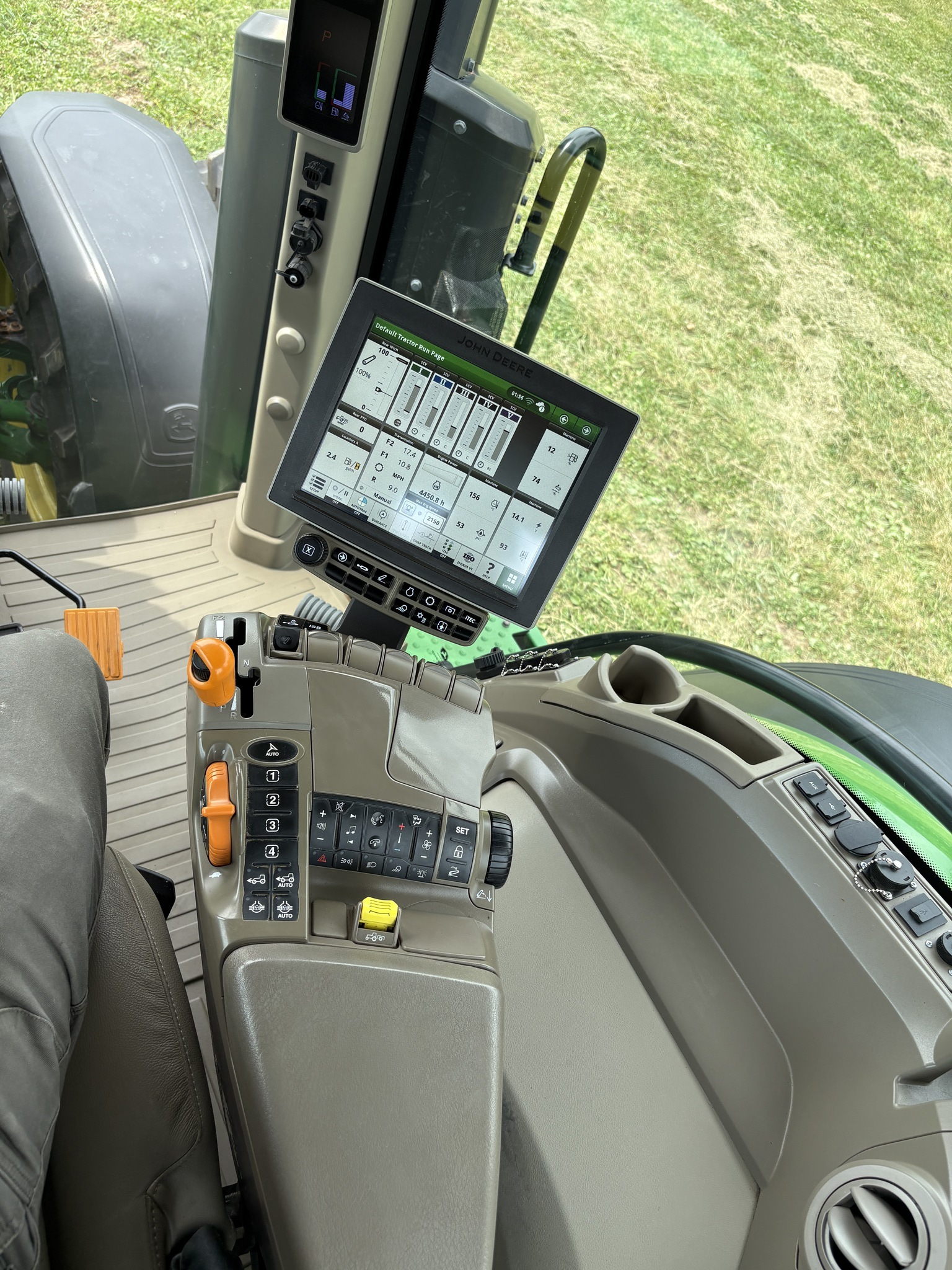 2022 John Deere 8R 370 Tractor