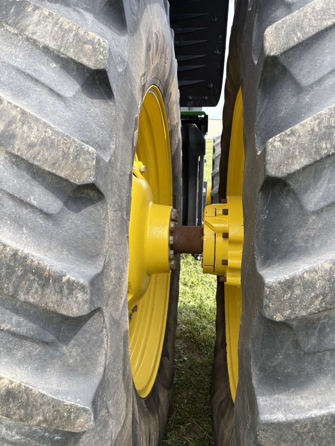 2022 John Deere 8R 370 Tractor