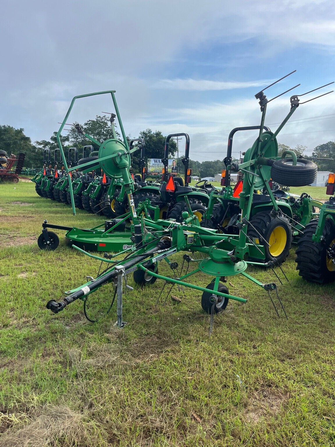 2012 Frontier TD1316 Tedder