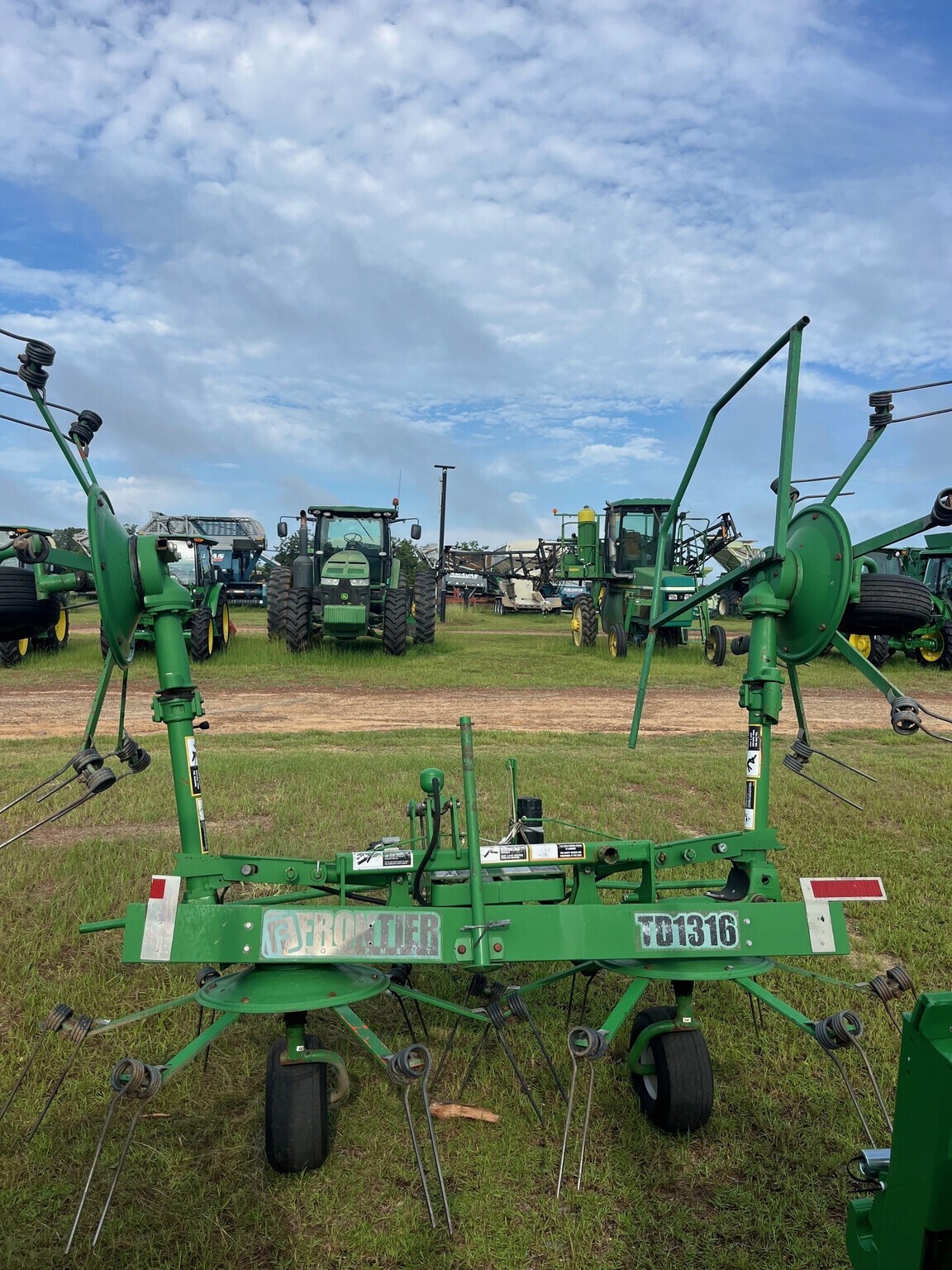 2012 Frontier TD1316 Tedder