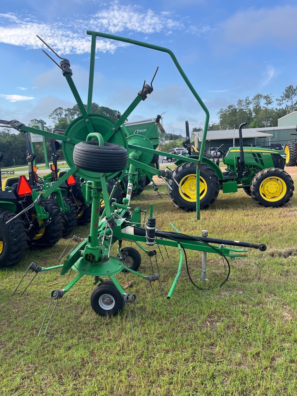 2012 Frontier TD1316 Tedder