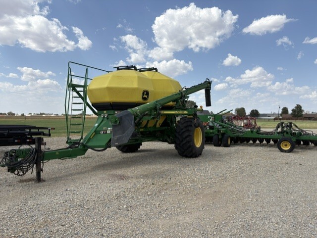 2016 John Deere 1890 Air Seeder