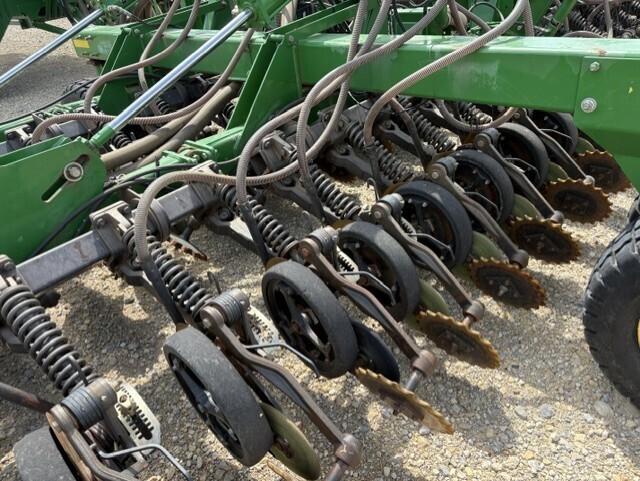 2016 John Deere 1890 Air Seeder