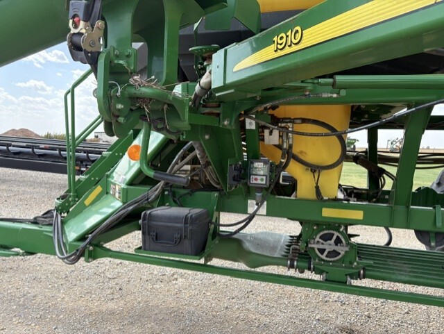 2016 John Deere 1890 Air Seeder