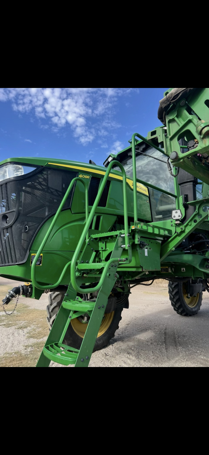 2022 John Deere 408R Self-Propelled Sprayer