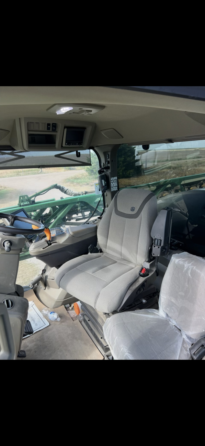 2022 John Deere 408R Self-Propelled Sprayer