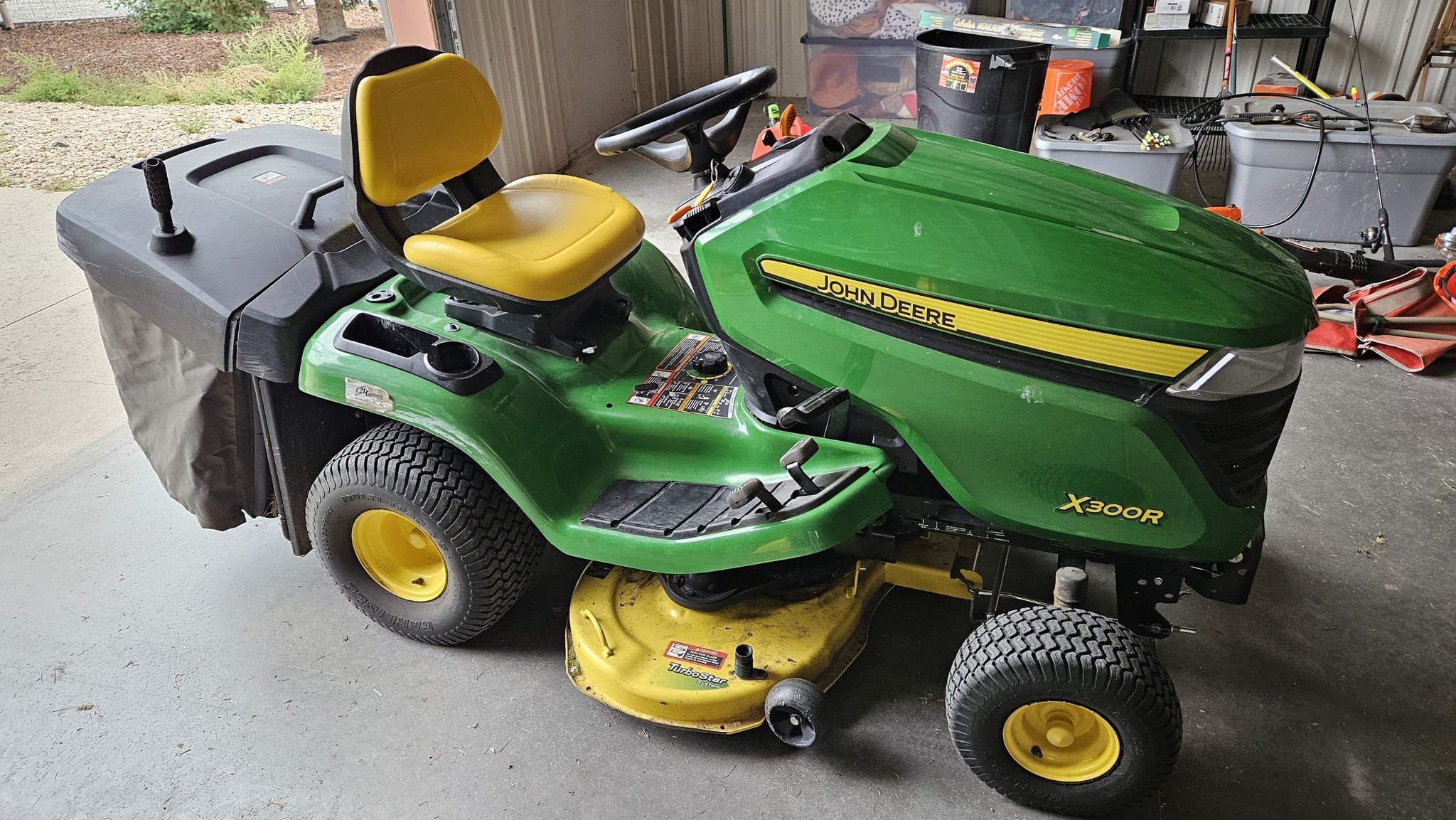 2015 John Deere X300R Lawn Mower