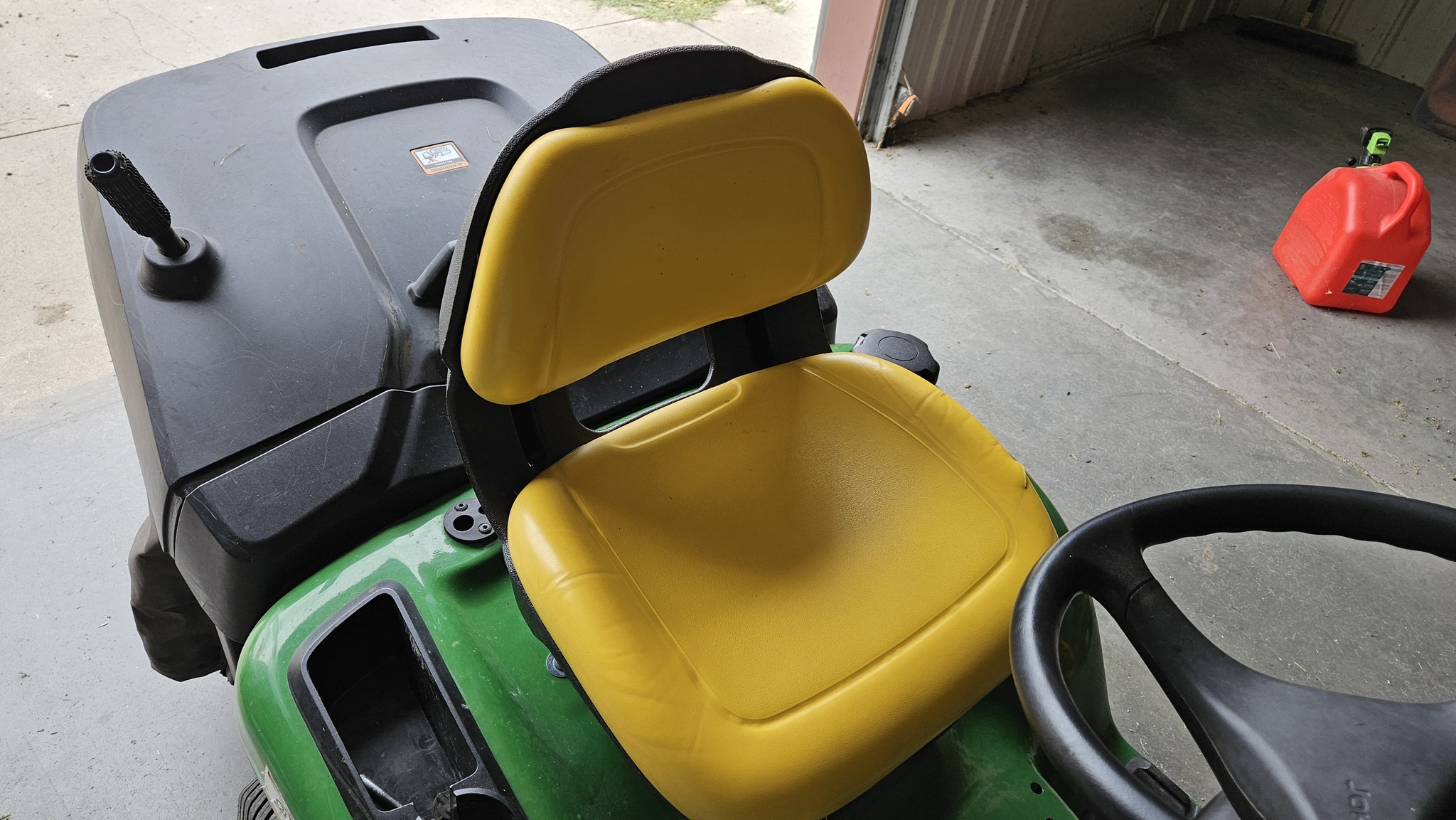 2015 John Deere X300R Lawn Mower