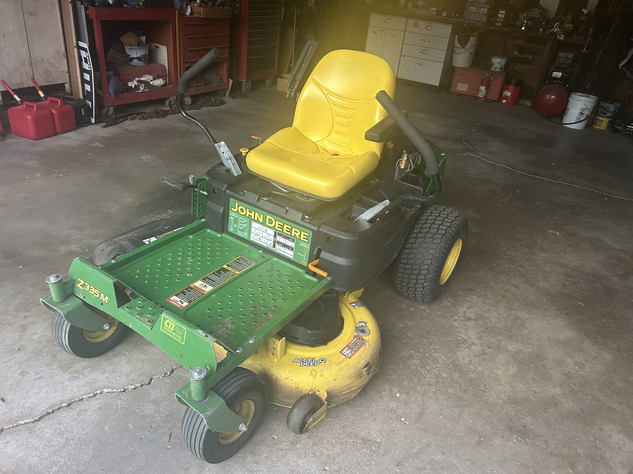 2018 John Deere Z335M Lawn Mower