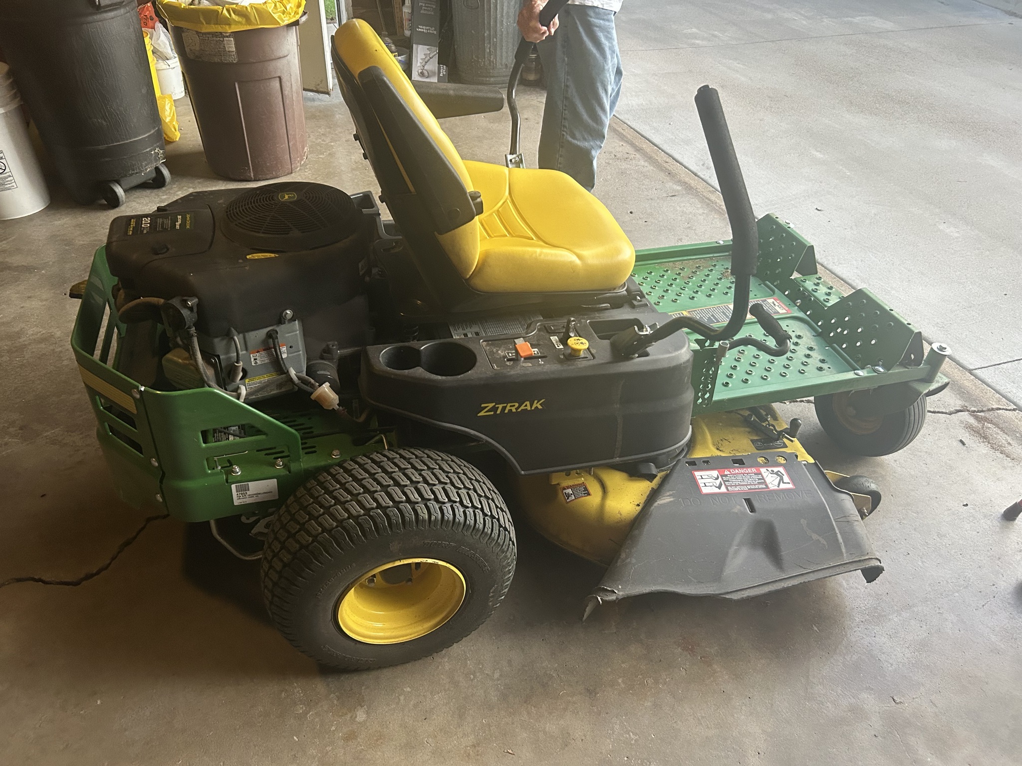 2018 John Deere Z335M Lawn Mower