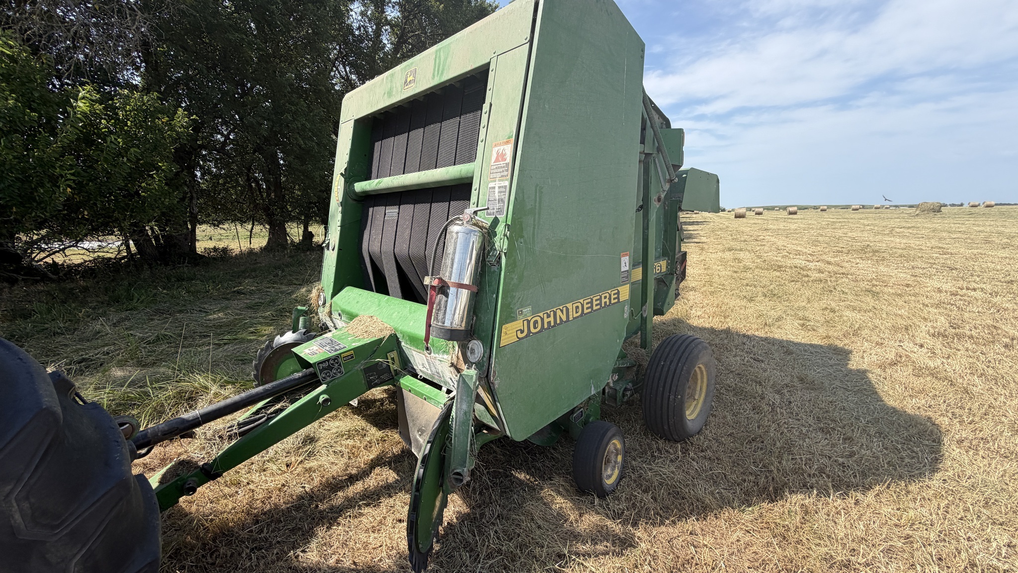 1999 John Deere 566 Round Baler