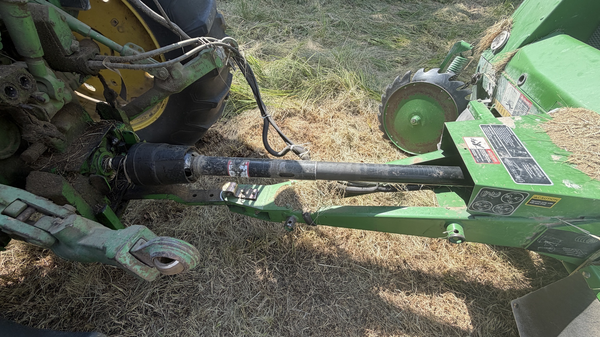 1999 John Deere 566 Round Baler