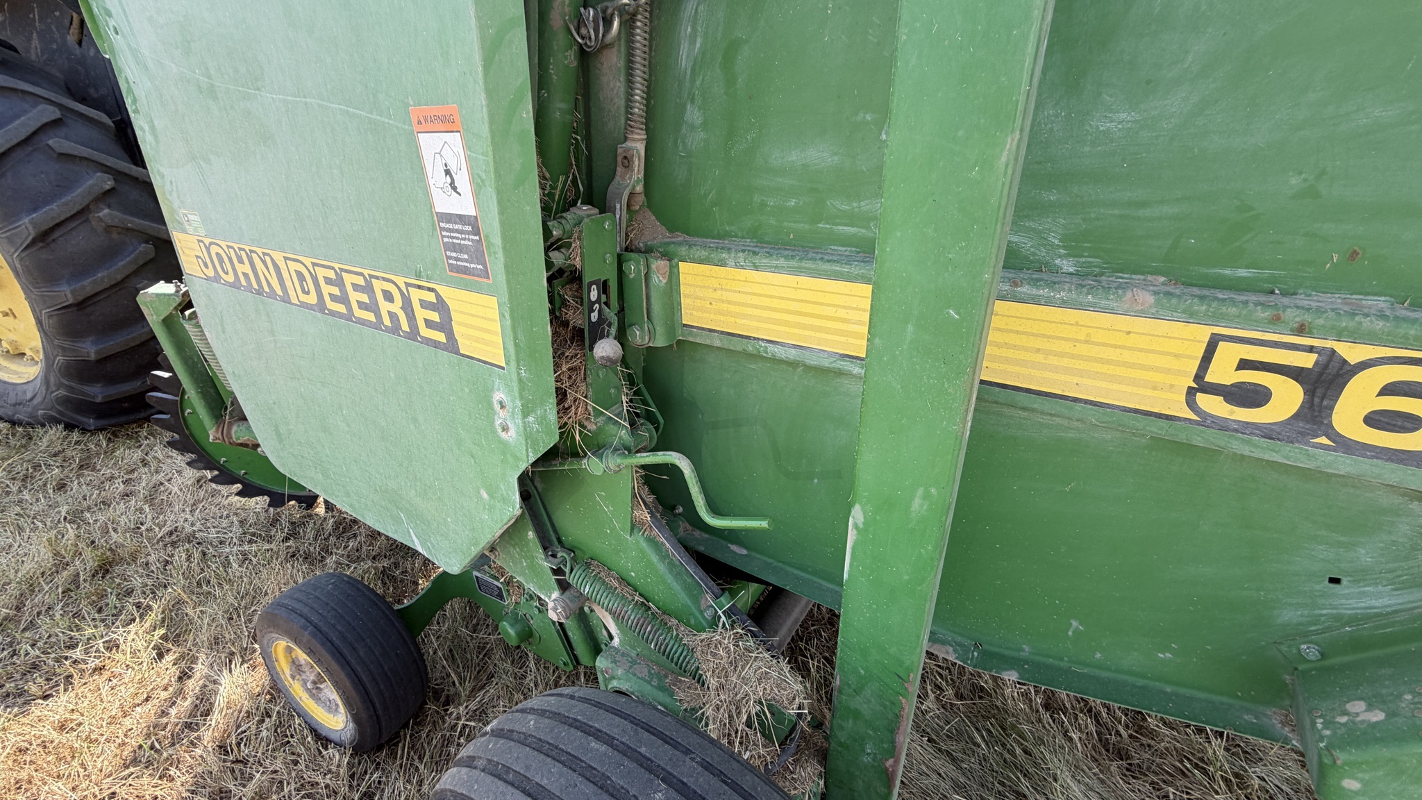 1999 John Deere 566 Round Baler